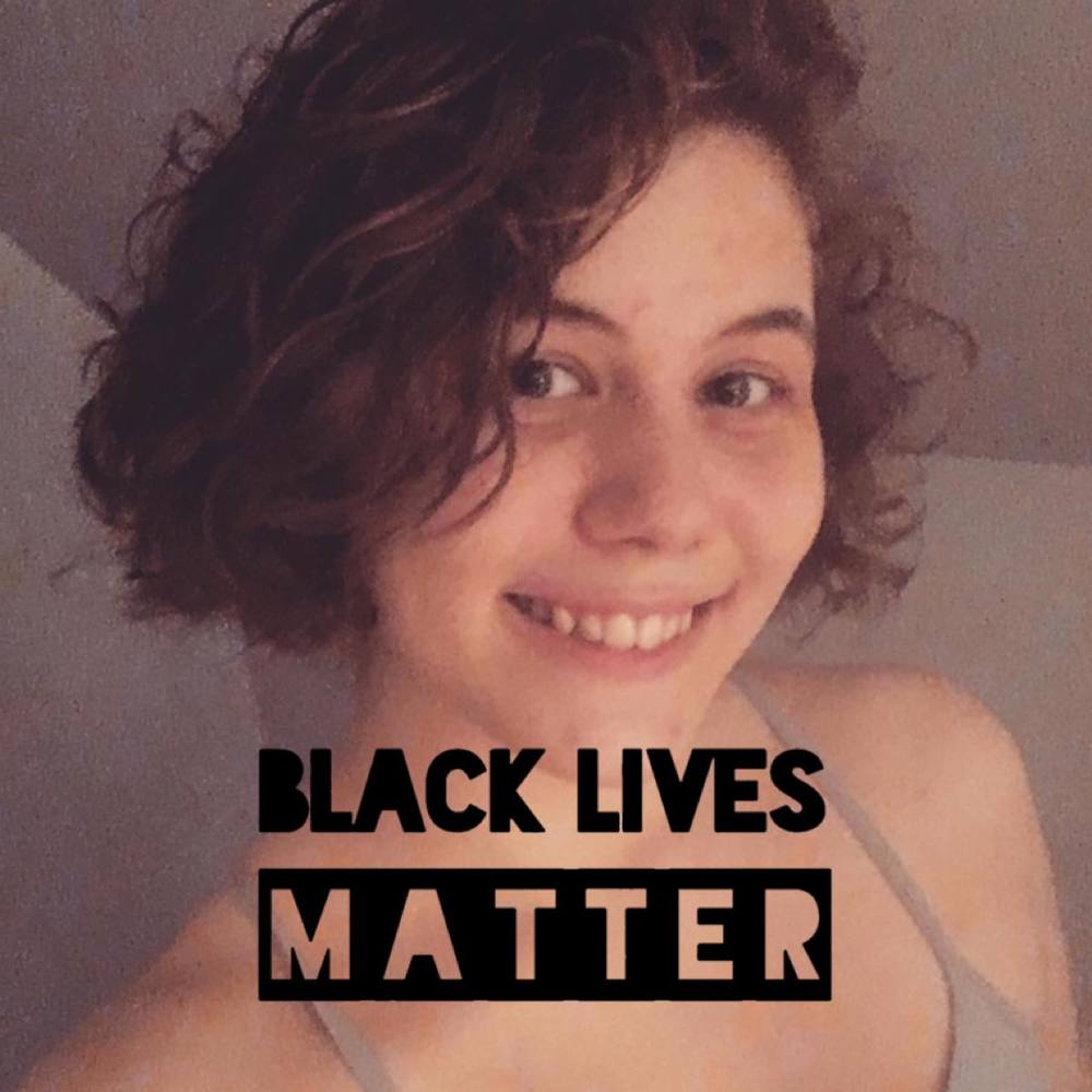 Meet your Posher, Izzy